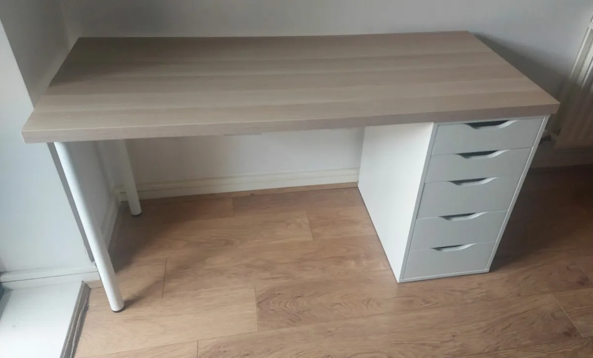 Ikea desk great condition LAGKAPTEN & ALEX - Image 1