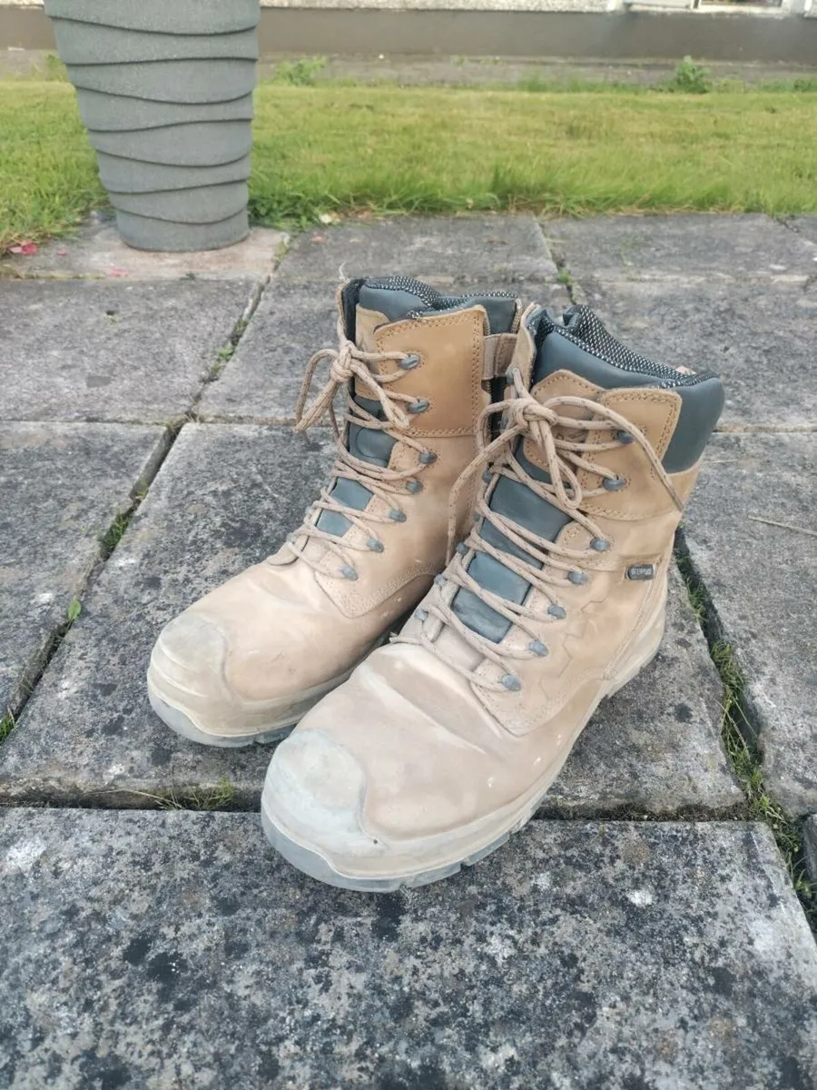 Work boots with side zip - Image 1
