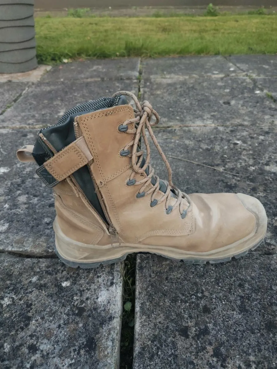 Work boots with side zip - Image 2
