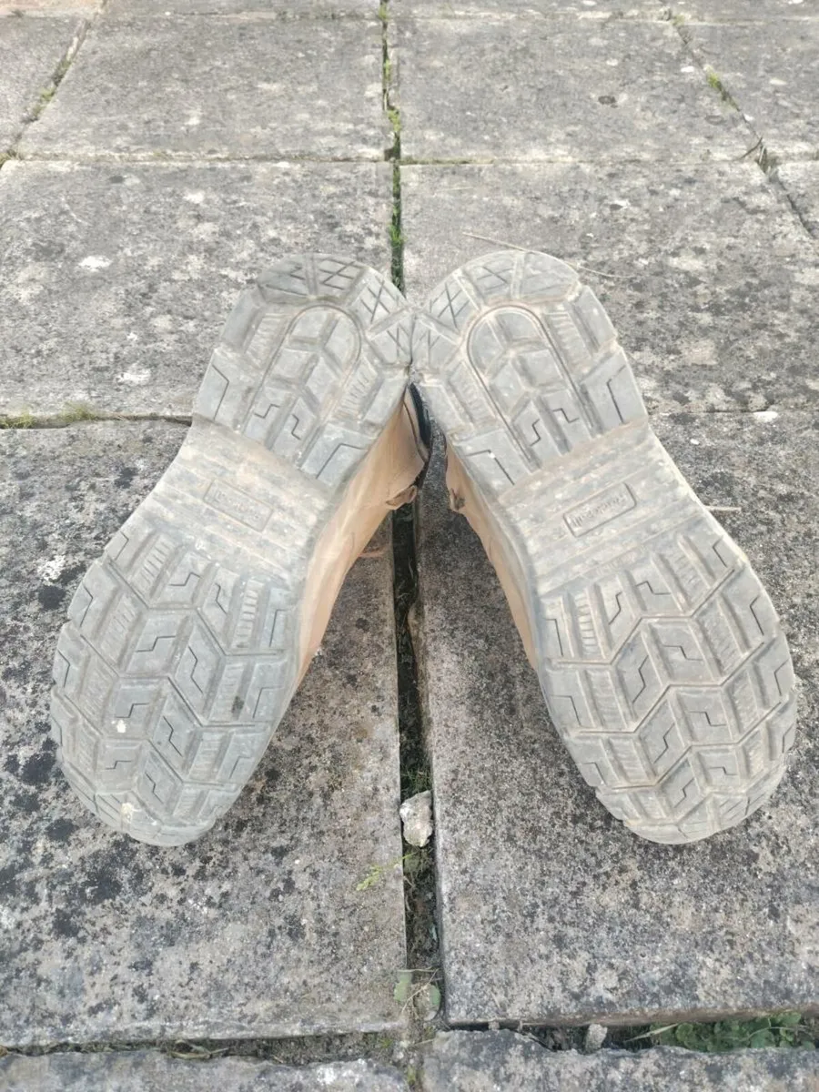 Work boots with side zip - Image 3