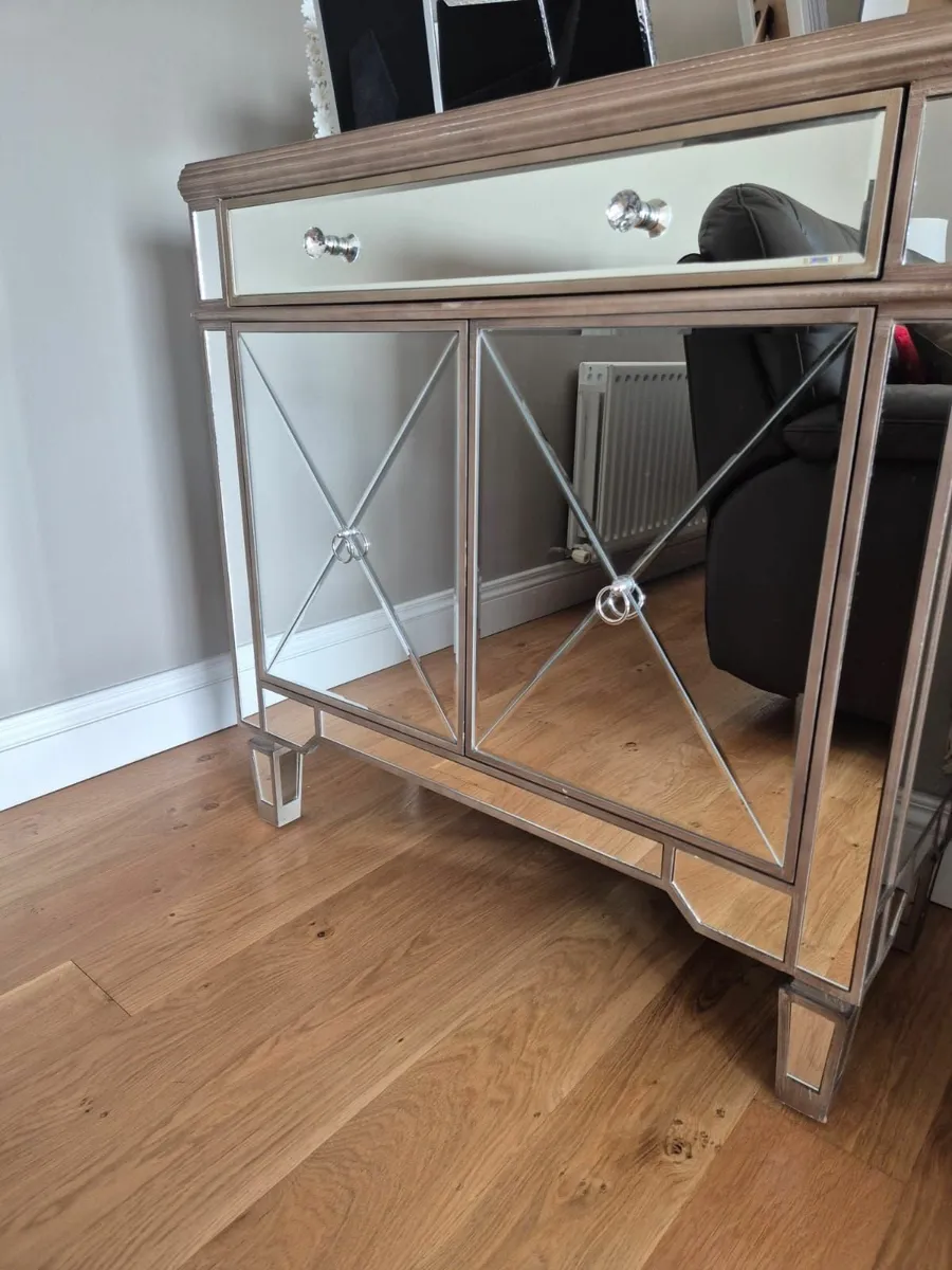 Sideboard