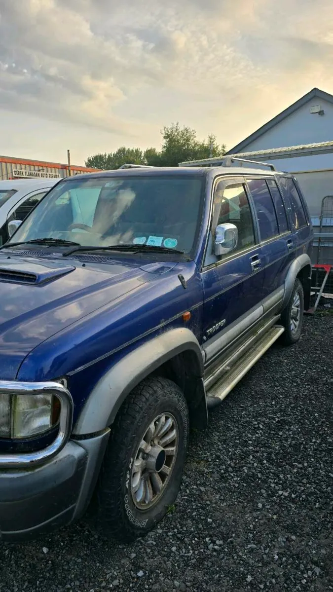 Isuzu Trooper LS Model - Image 2