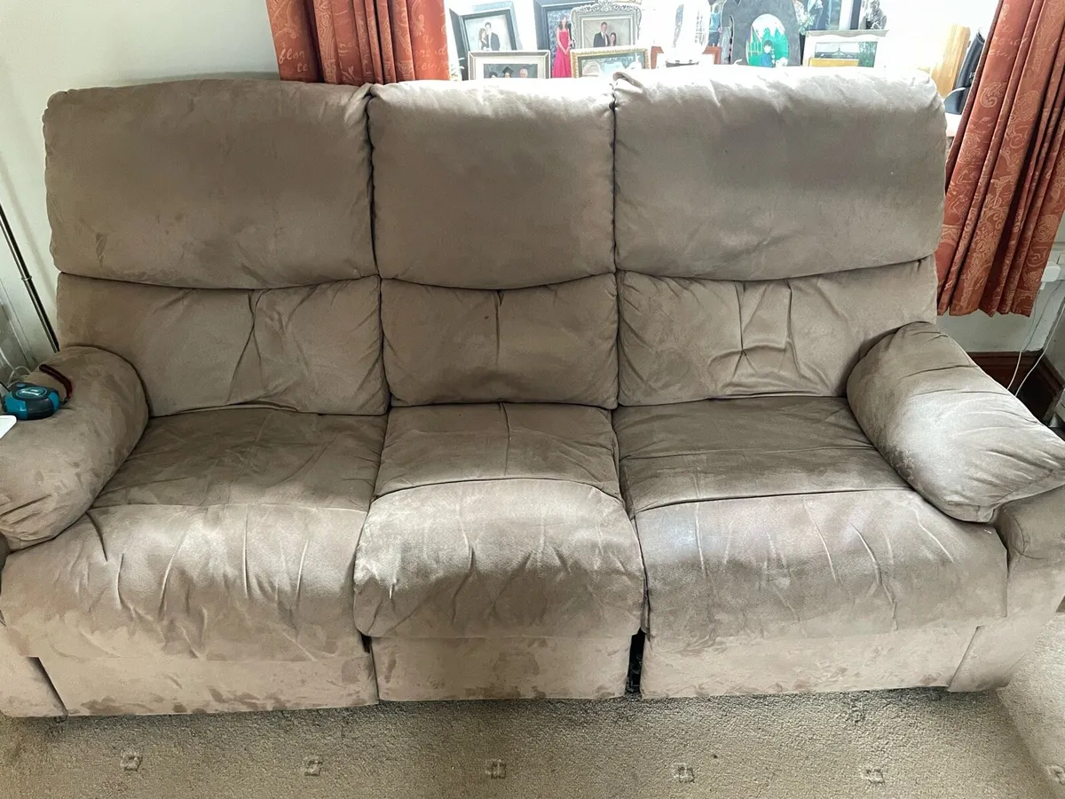 3 seater recliner (2) - Image 1