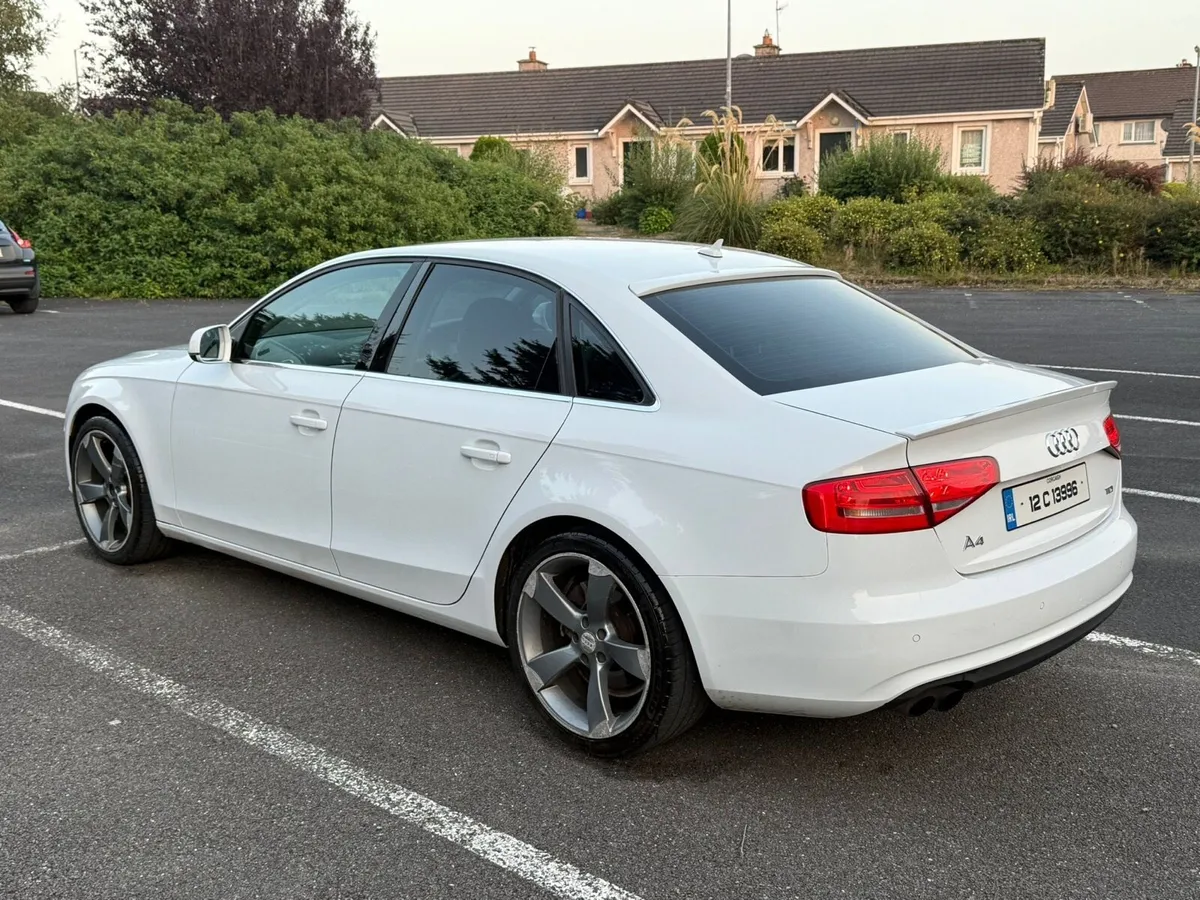 2012 Audi A4 2.0TDI Technic - Image 4