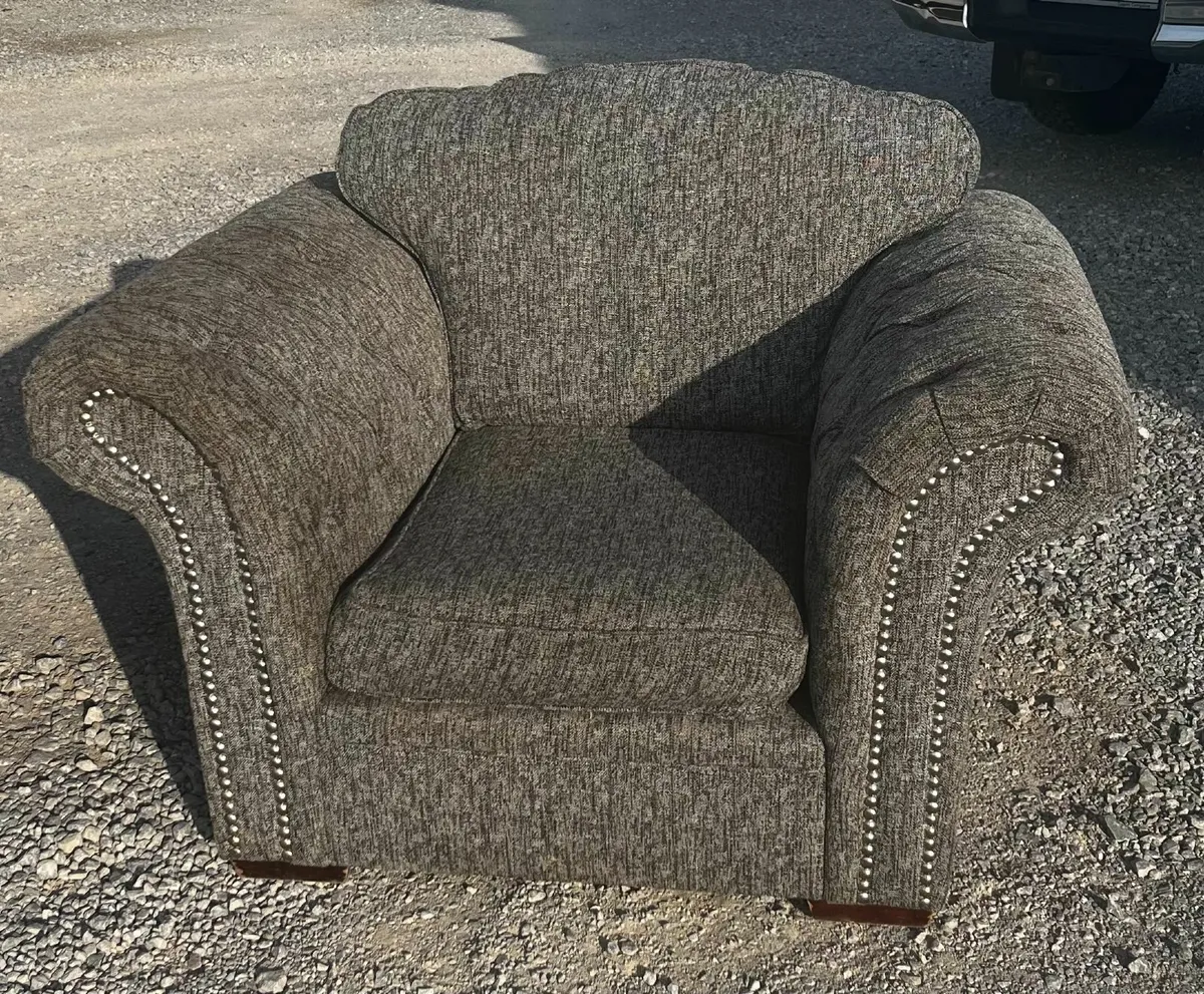 Couch - Image 2