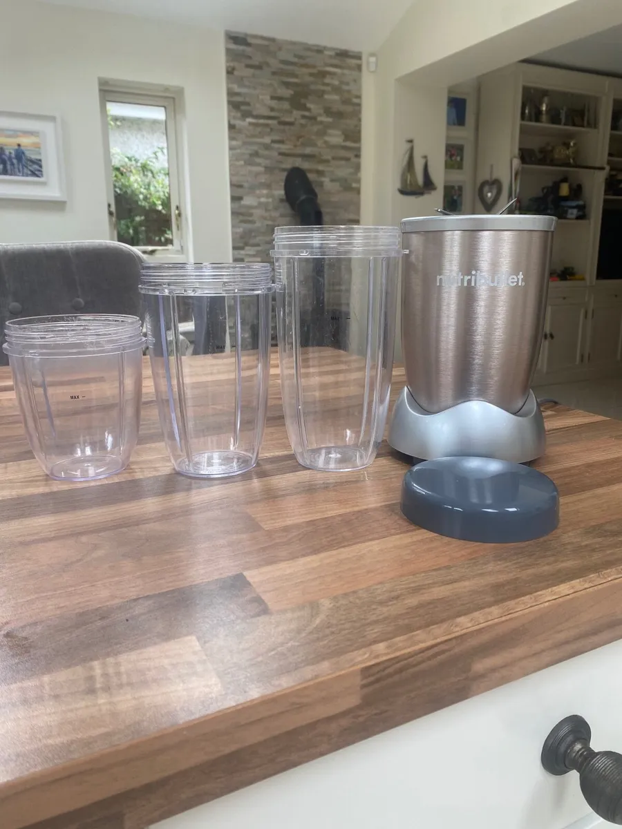 Rose Gold NutriBullet 900 Series Blender - Image 1