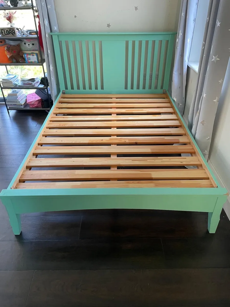 Double bed - Image 1