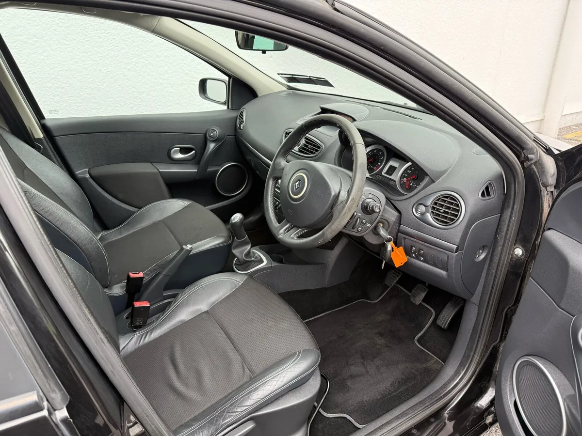 2009 Renault Clio ✅ Very low KMs - Image 4