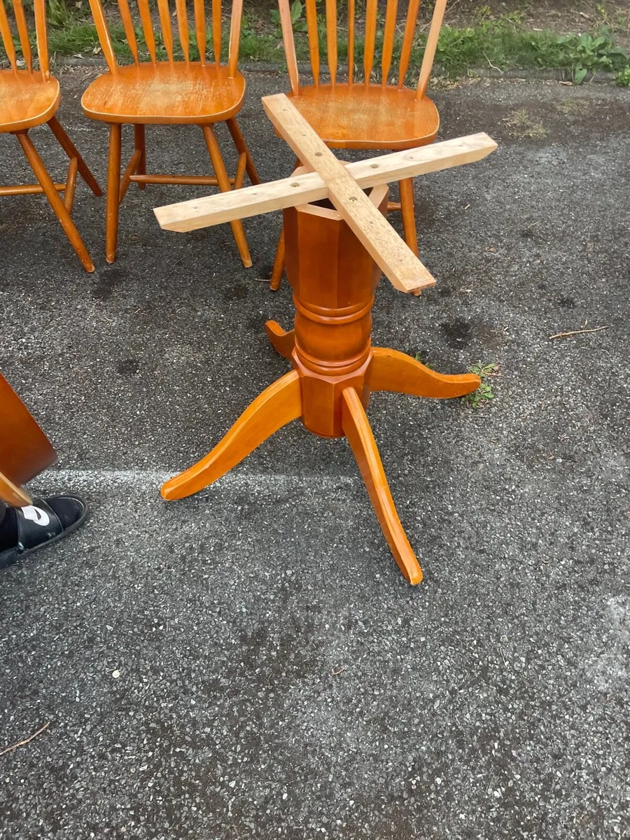 Round wooden kitchen table €80 - Image 3