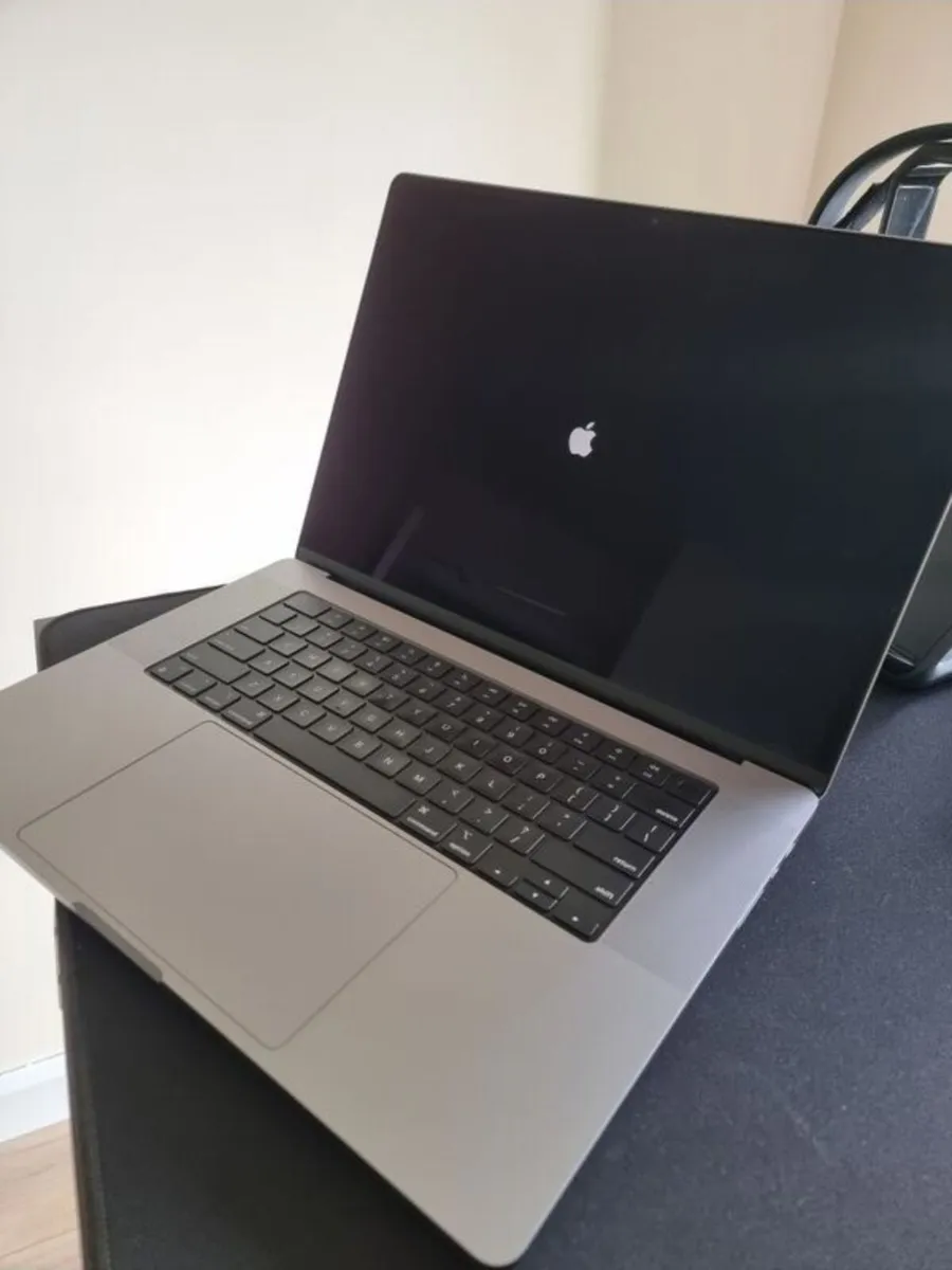 MacBook Pro - Image 2