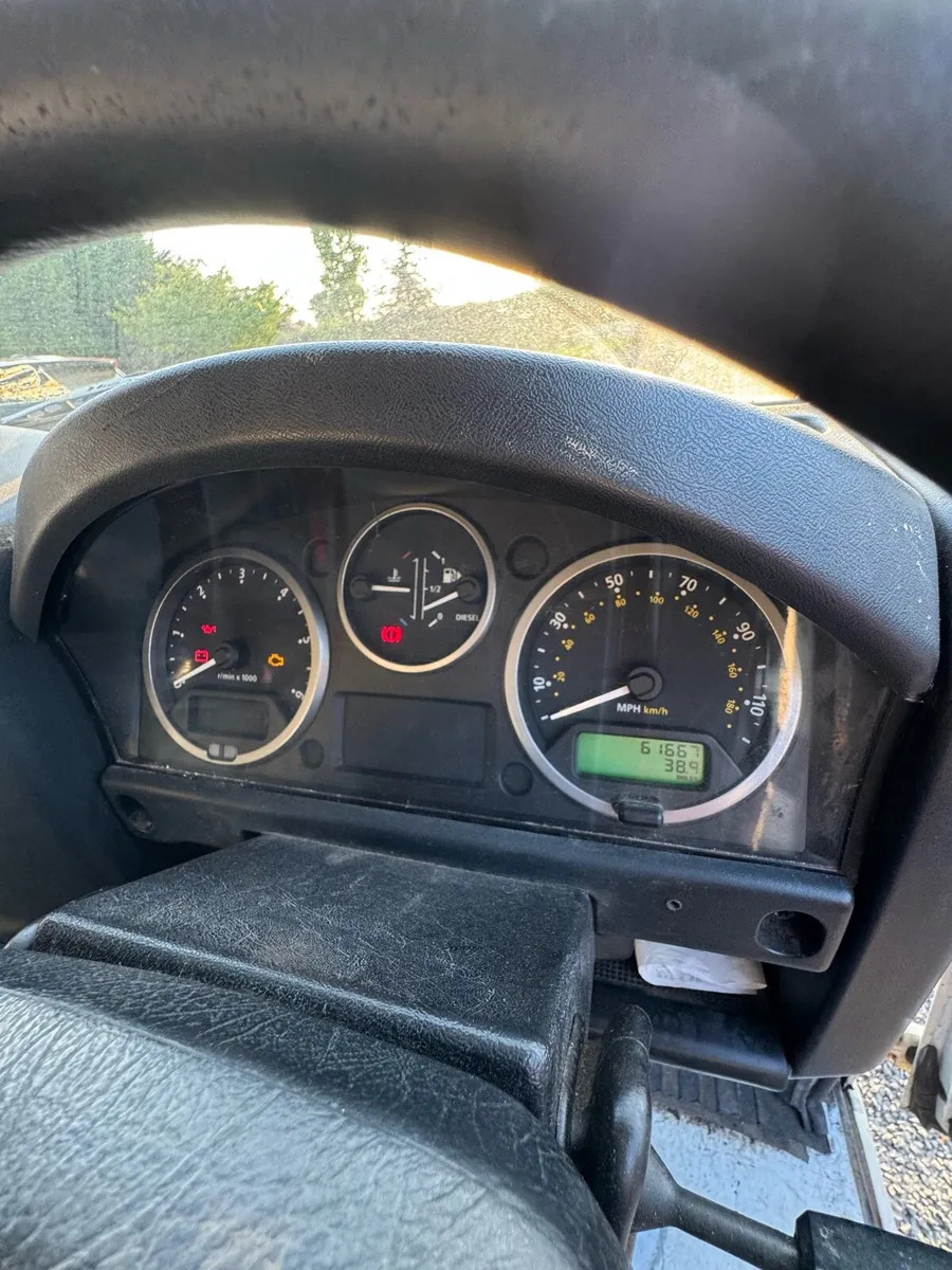 Land Rover 90 - Image 3