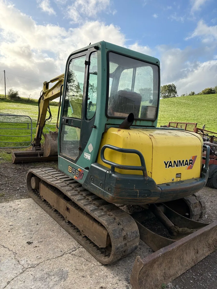 2000 yanmar 5 ton digger - Image 1