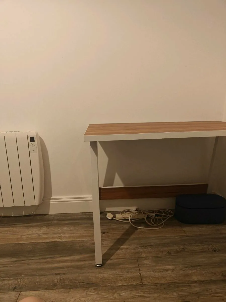 Desk - Image 2