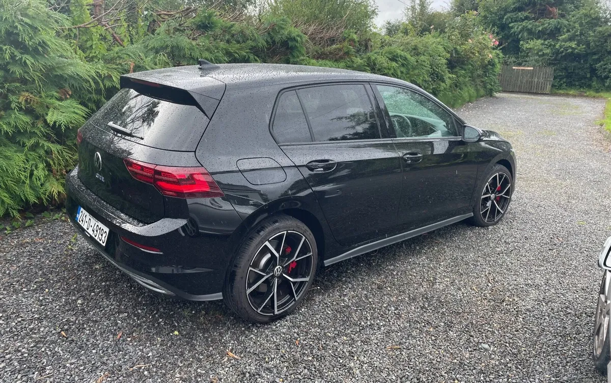 Volkswagen Golf GTE 2024 - Image 2
