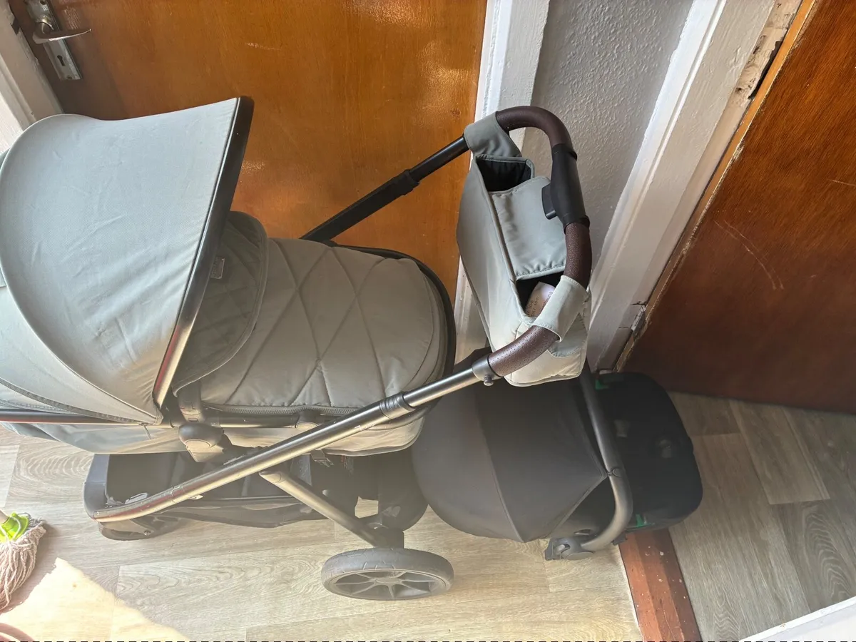 Pram - Image 2