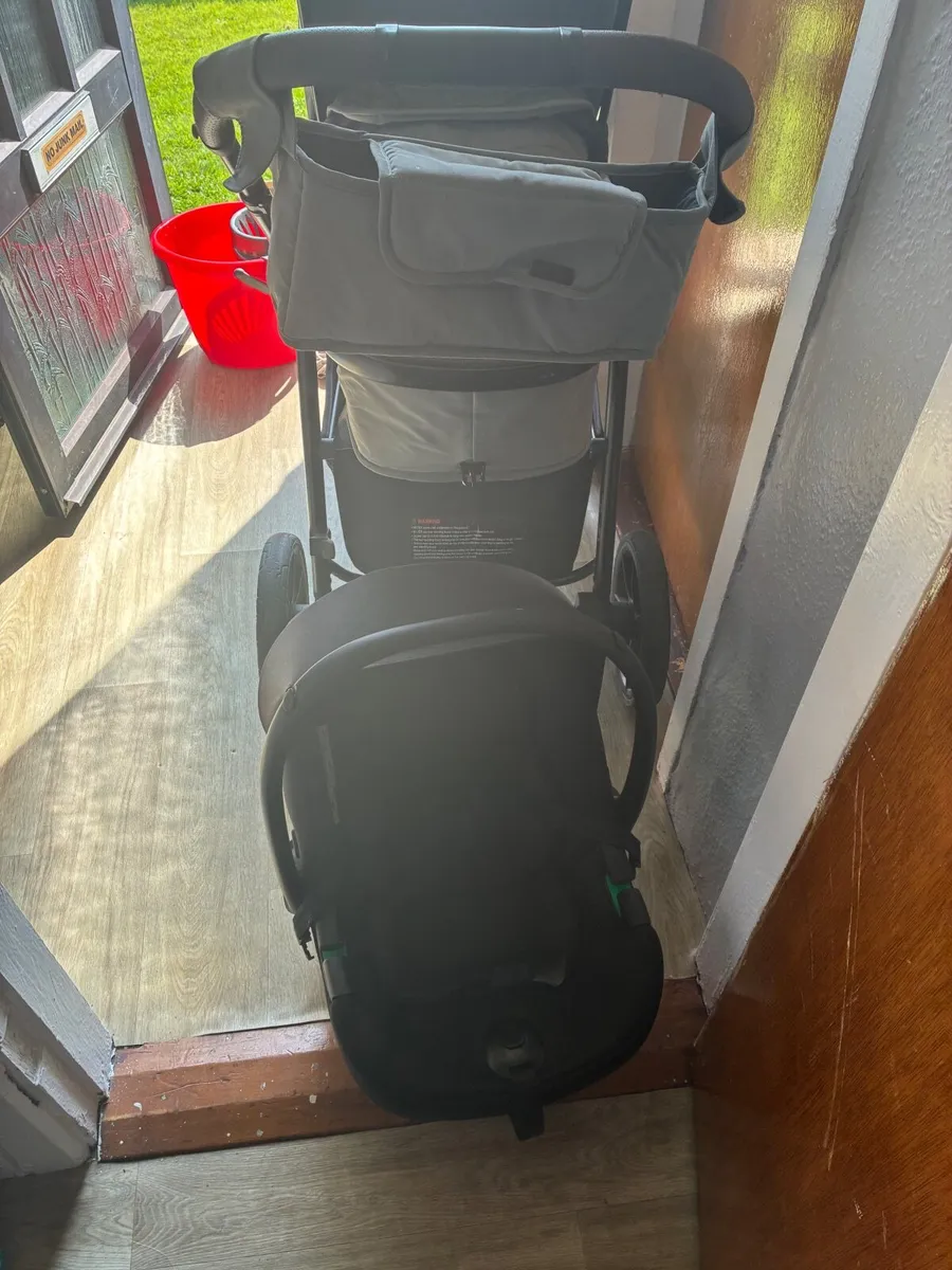 Pram - Image 3