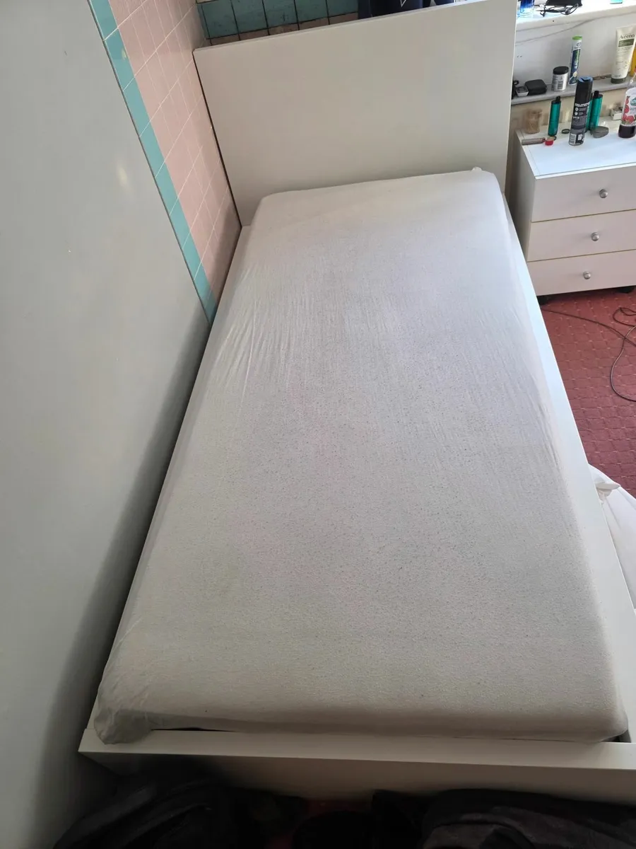 Single bed - Image 3