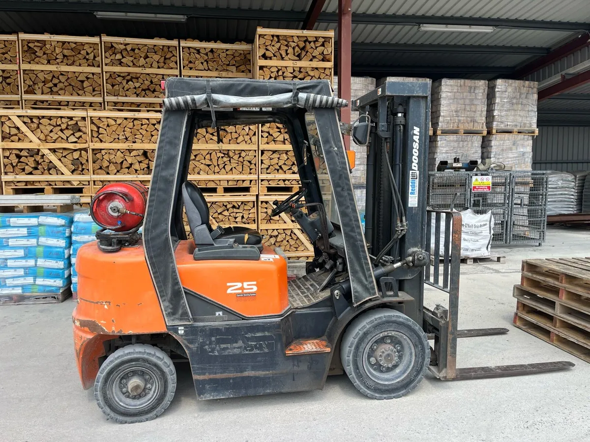 Forklift 2.5 tonne - Image 1