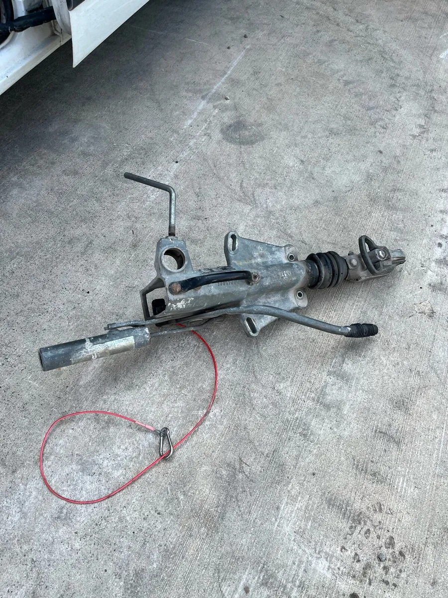 Trailer hitch - Image 1