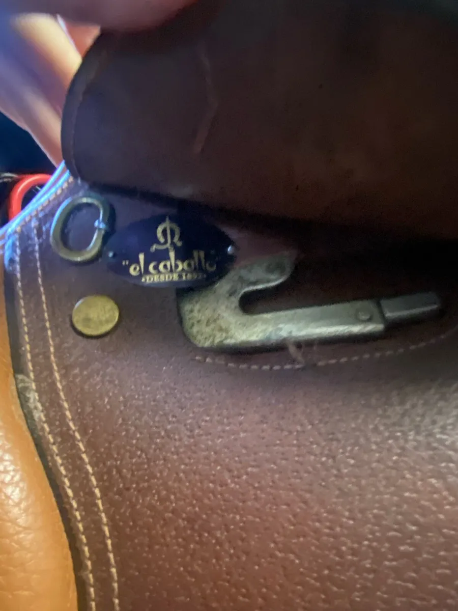 17.5 brown Leather jump saddle - Image 4