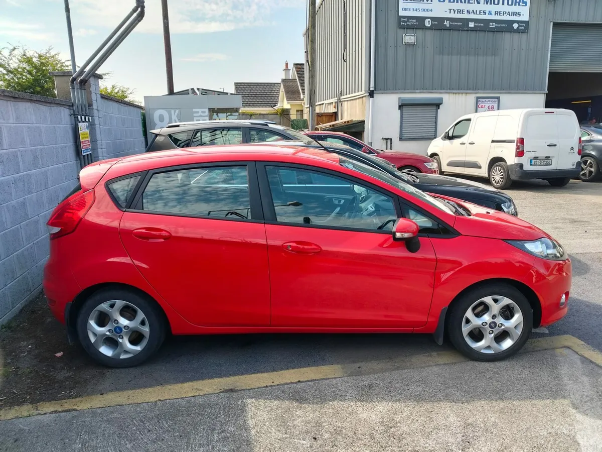 Ford fiesta - Image 2