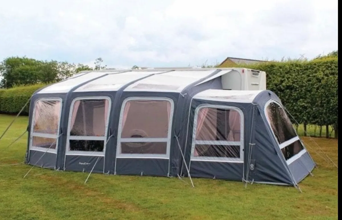 Caravan awning - Image 1
