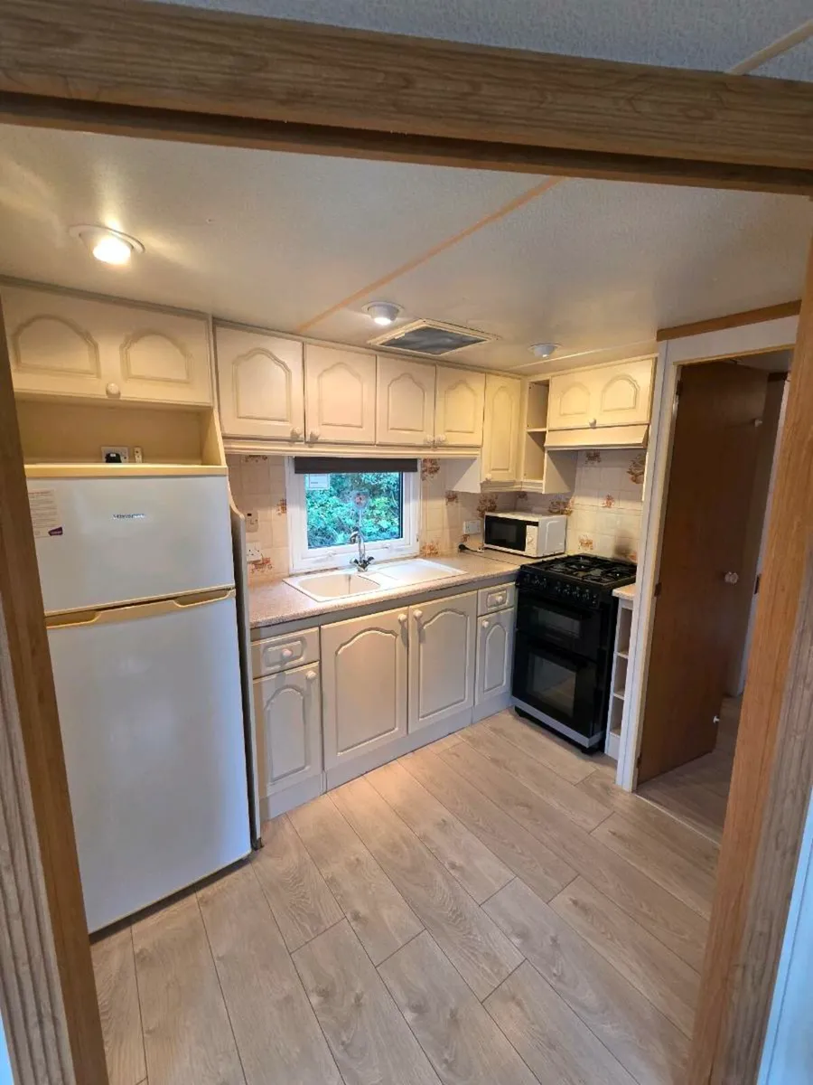 Mobile Home - Image 3