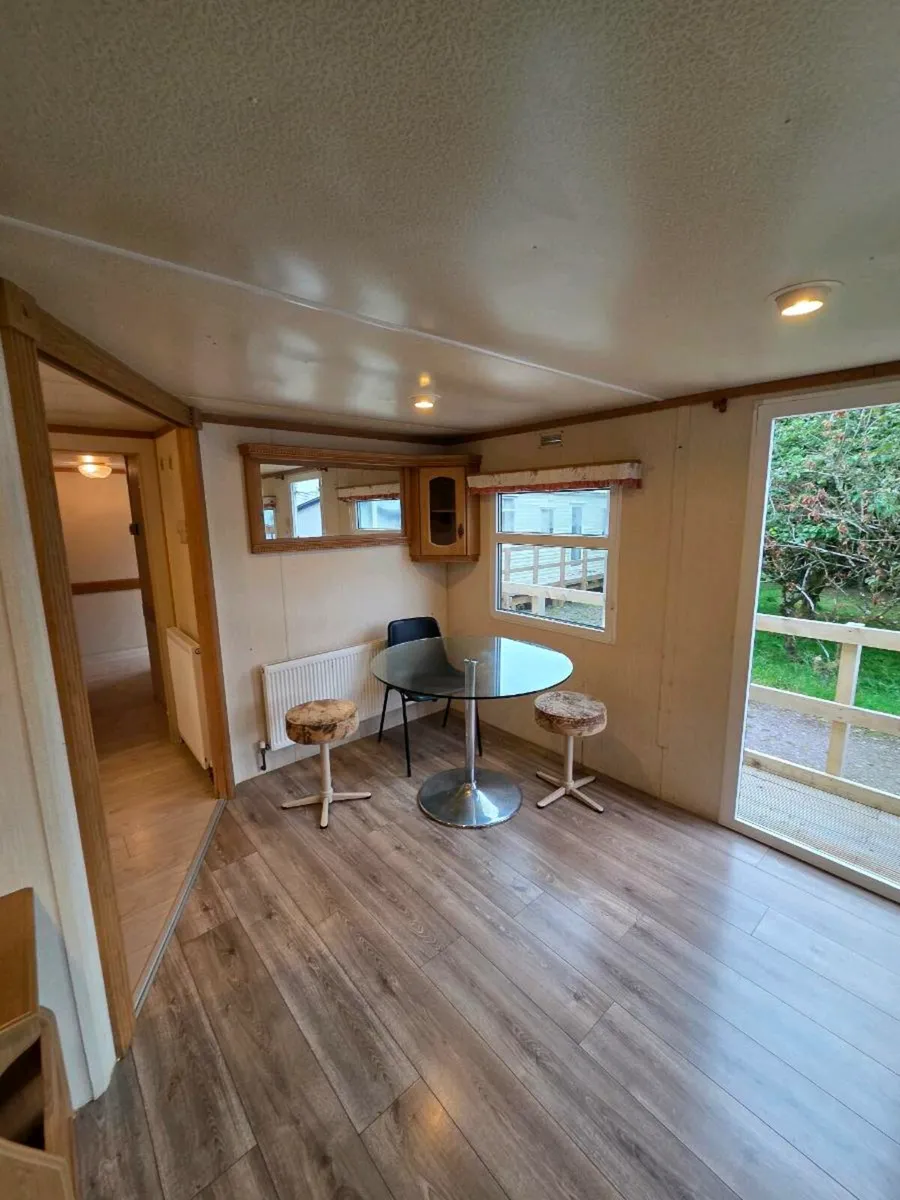 Mobile Home - Image 4
