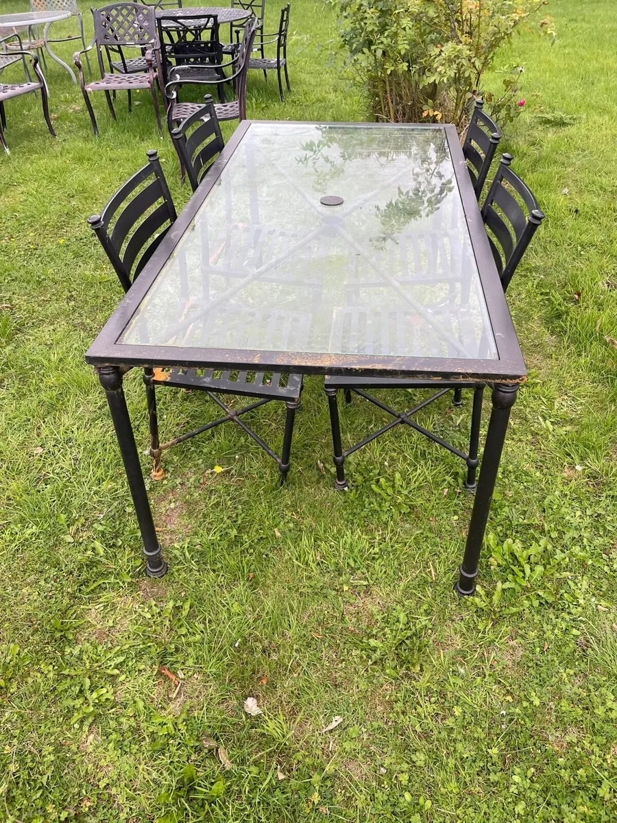 Cast iron table + 4 chairs - Image 2