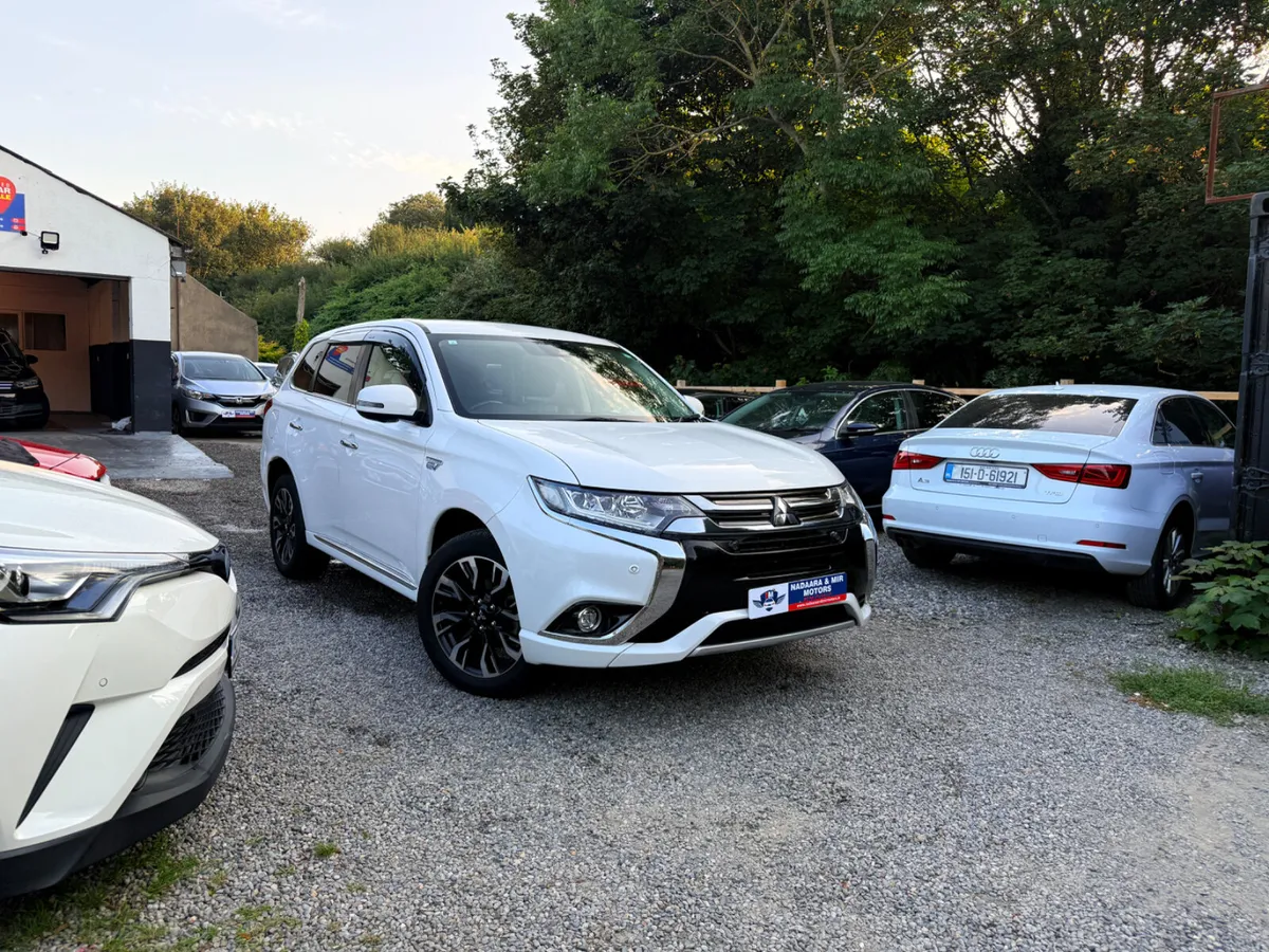 2017 Mitsubishi Outlander PHEV 200BHP - Image 3