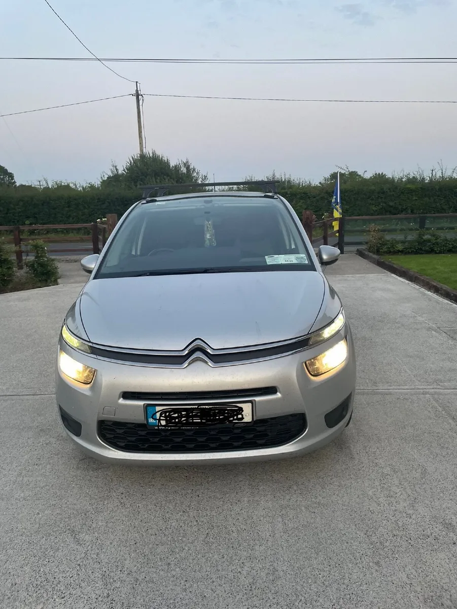 Citroen C4 7 seater - Image 1