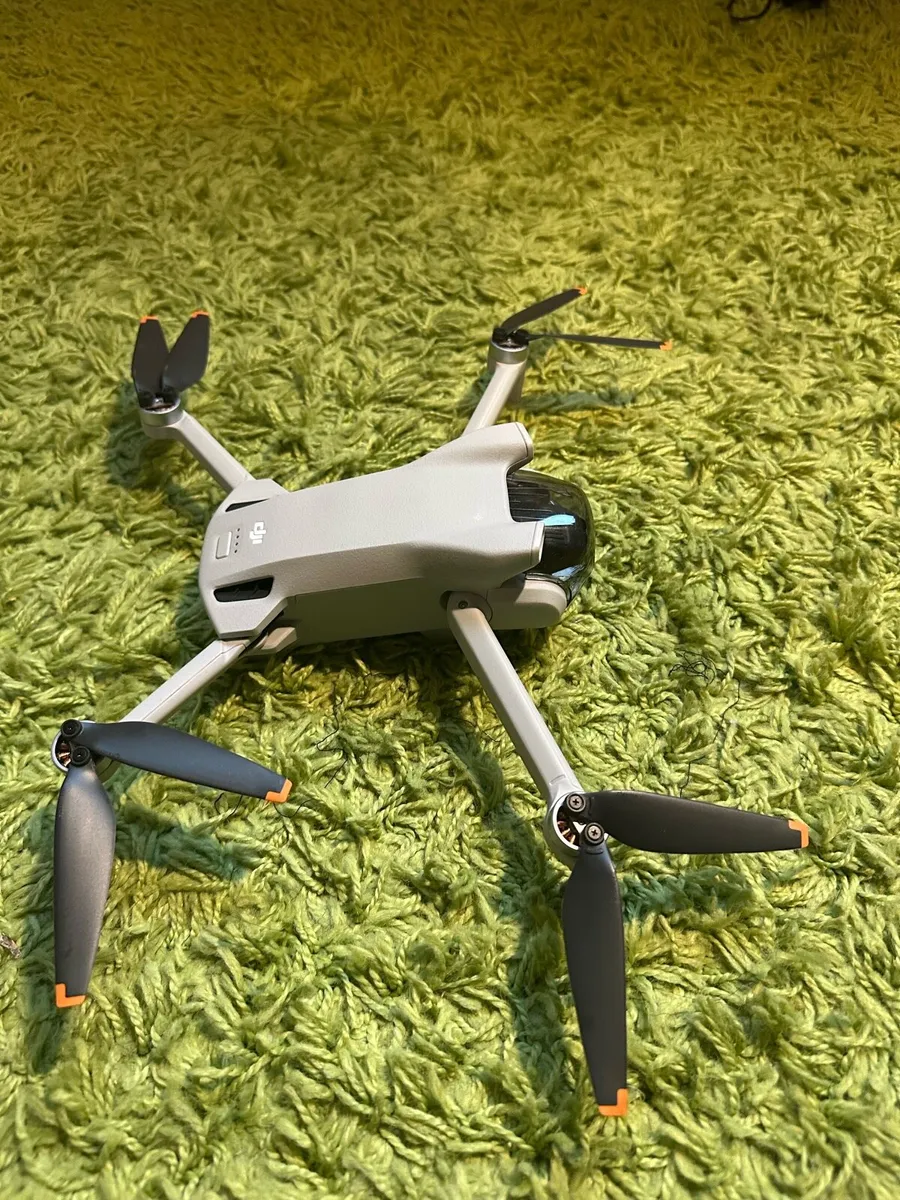 Dji mini 3 with RC controller - Image 4