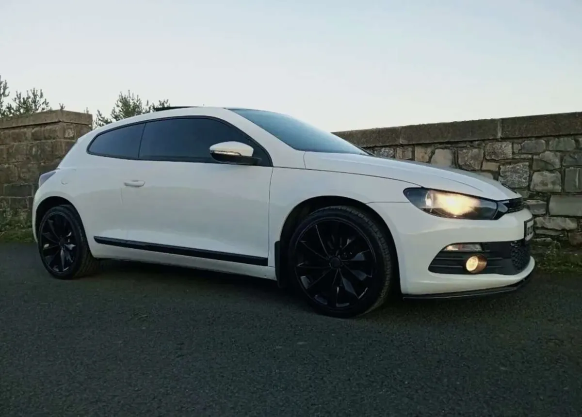 Volkswagen Scirocco 2010 - Image 3