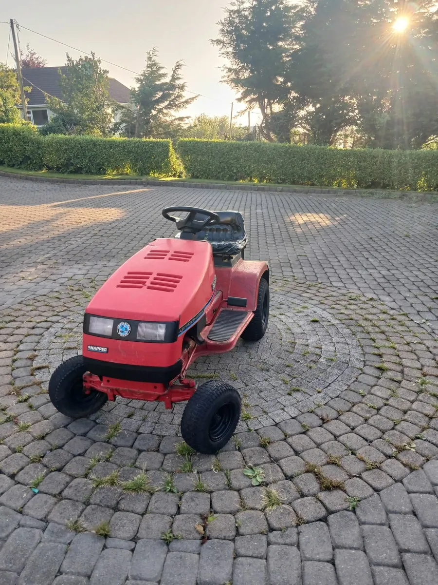 Ride on lawnmower - Image 2