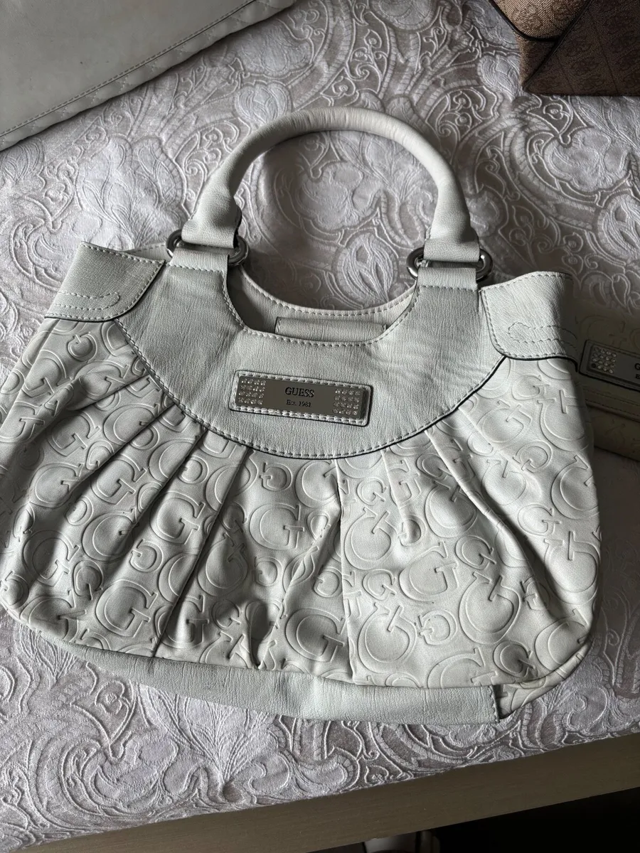 Genuine Guess Handbag and Purse - Image 1
