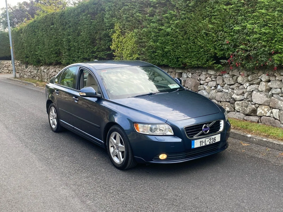 VOLVO S40 - Image 1
