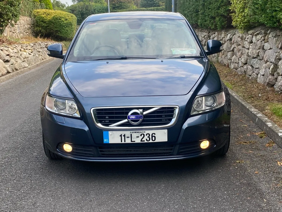 VOLVO S40 - Image 2
