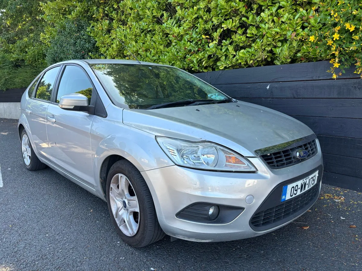 2009 FORD FOCUS FRESH NCT AND TAX - Image 1