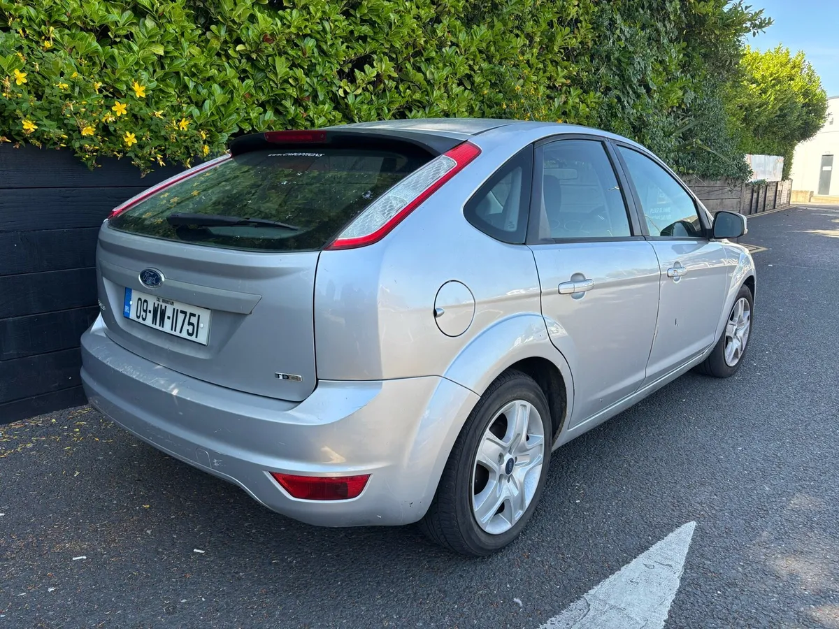 2009 FORD FOCUS FRESH NCT AND TAX - Image 3