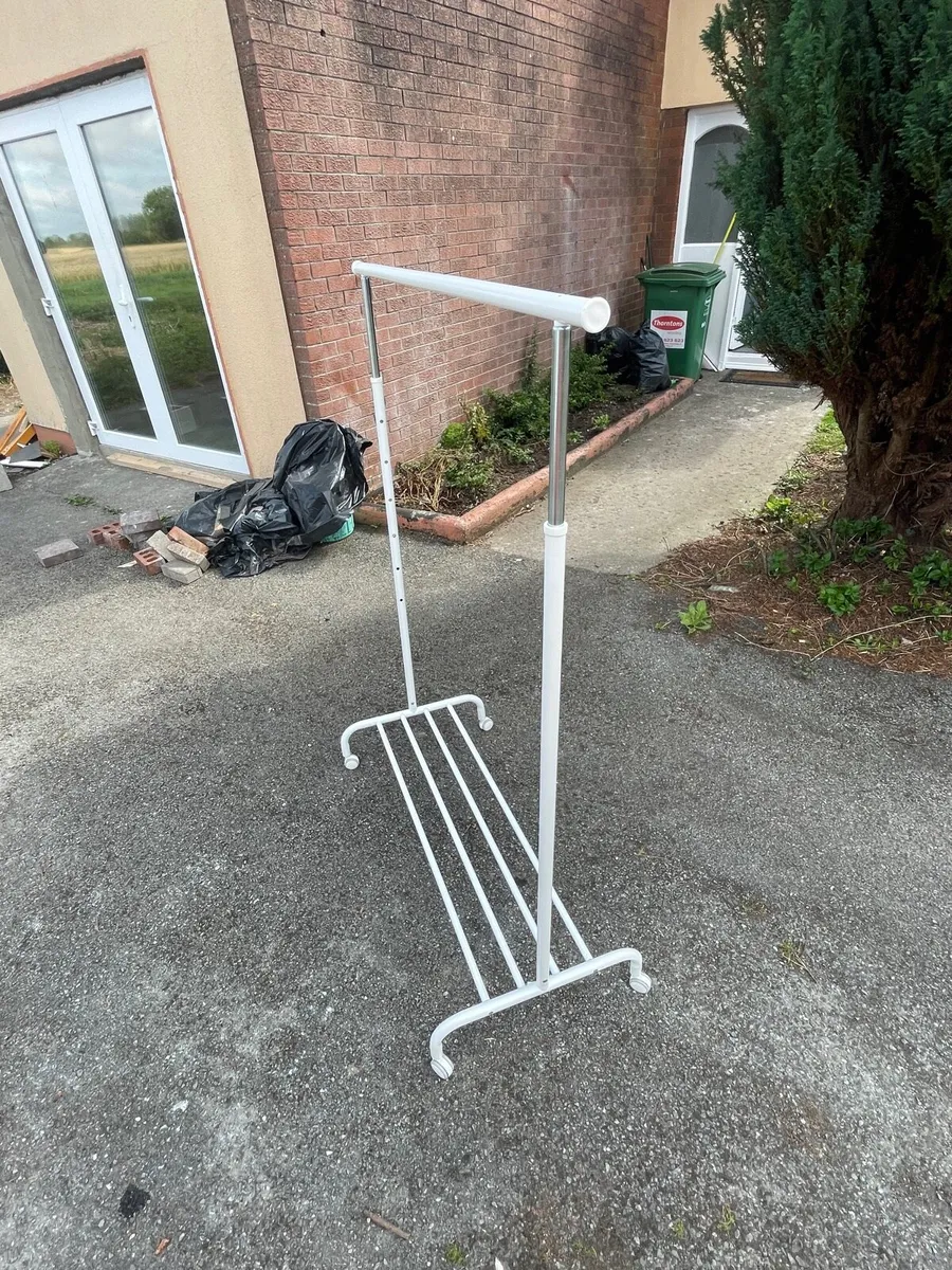 Clothes rail €20 - Image 3