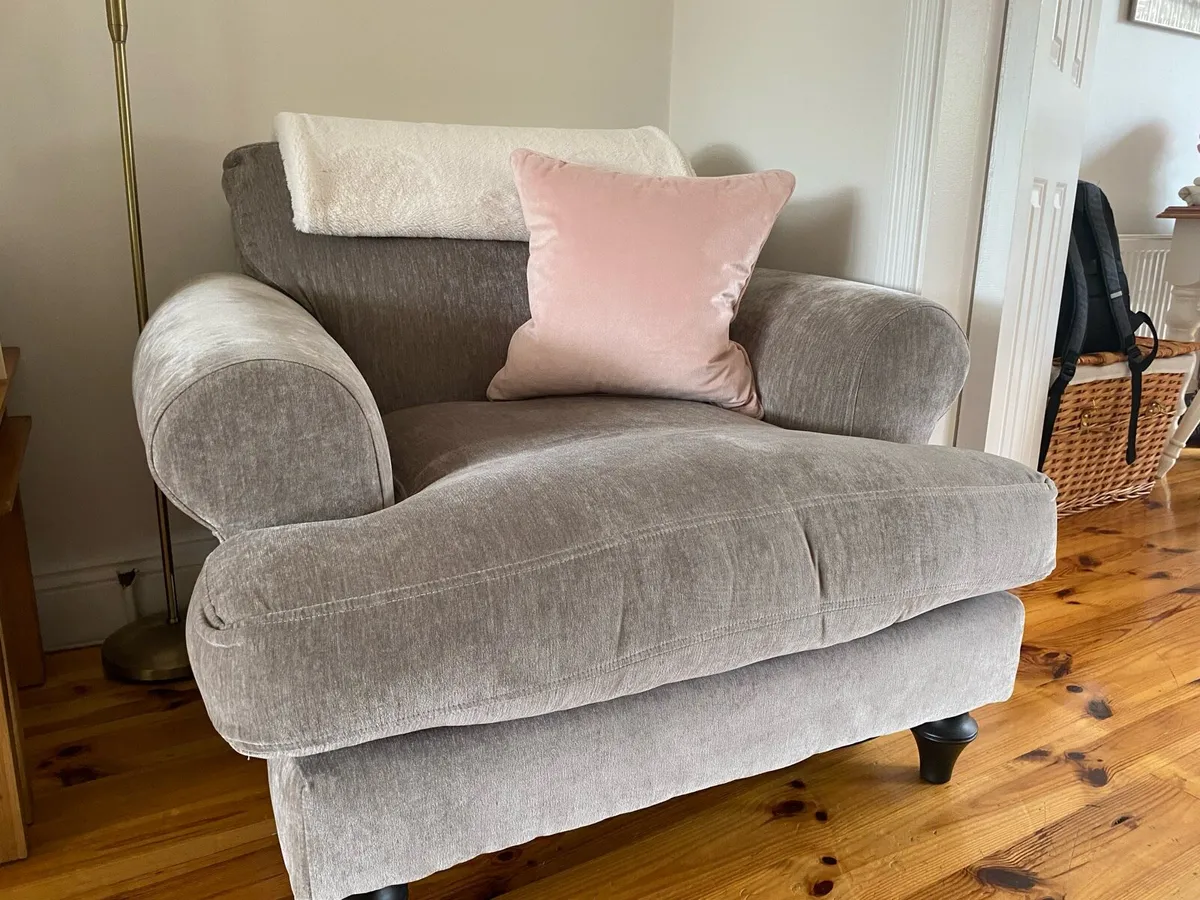 Sofa Suite - Image 3