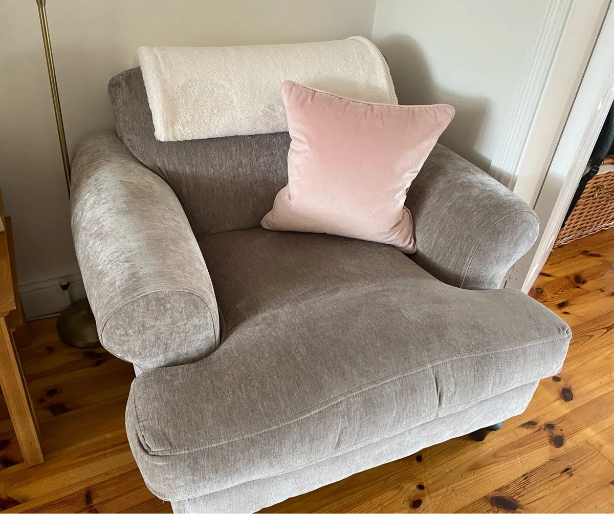 Sofa Suite - Image 4