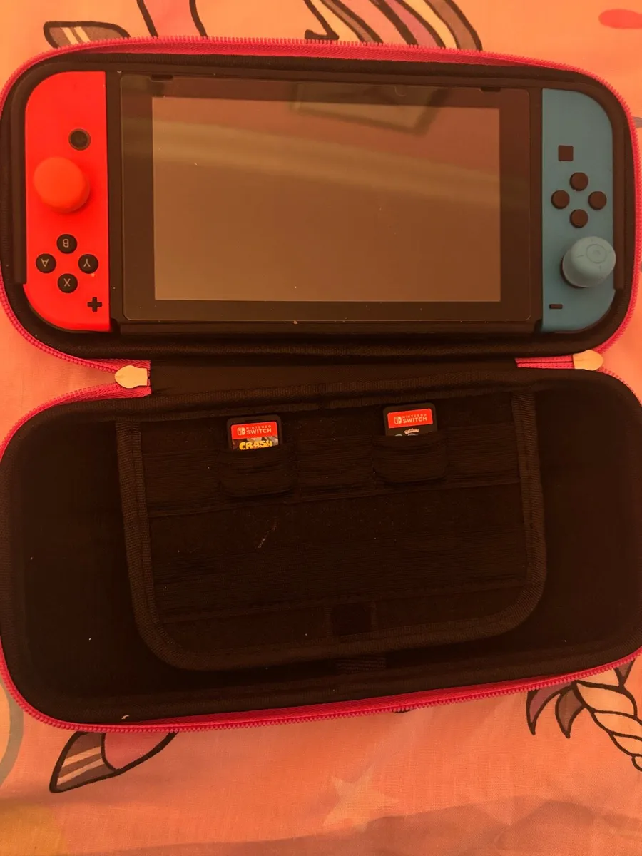Nintendo switch, games & case. Amazing condition. - Image 1