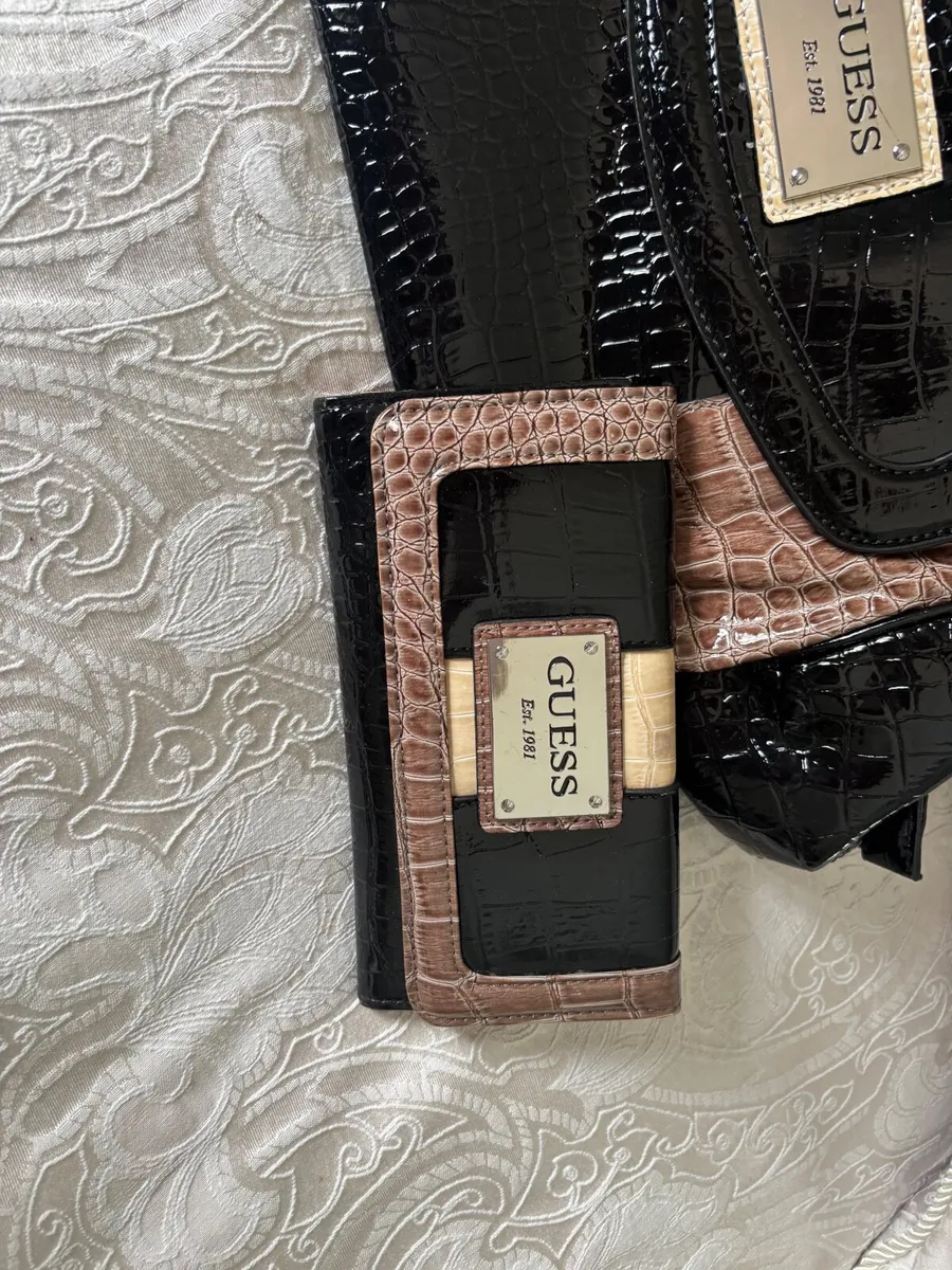 Genuine Guess Handbag and purse - Image 2