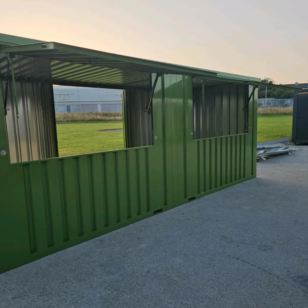 8x 20ft kiosk , bar container , coffee kiosk - Image 4