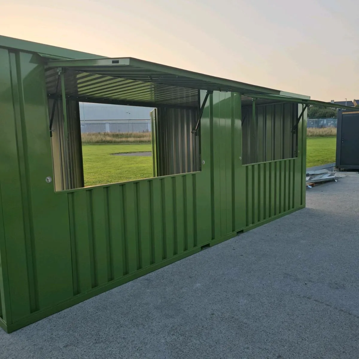 8x 20ft kiosk , bar container , coffee kiosk - Image 1