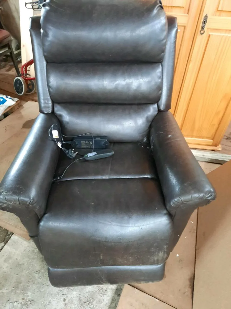 Electric recliner chair