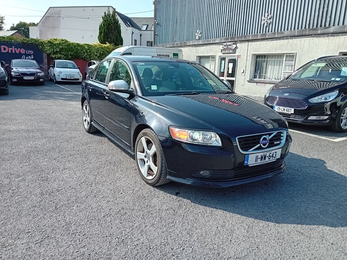 11 VOLVO S40, 2.0D4 R DESIGN 6 SPEED - Image 3