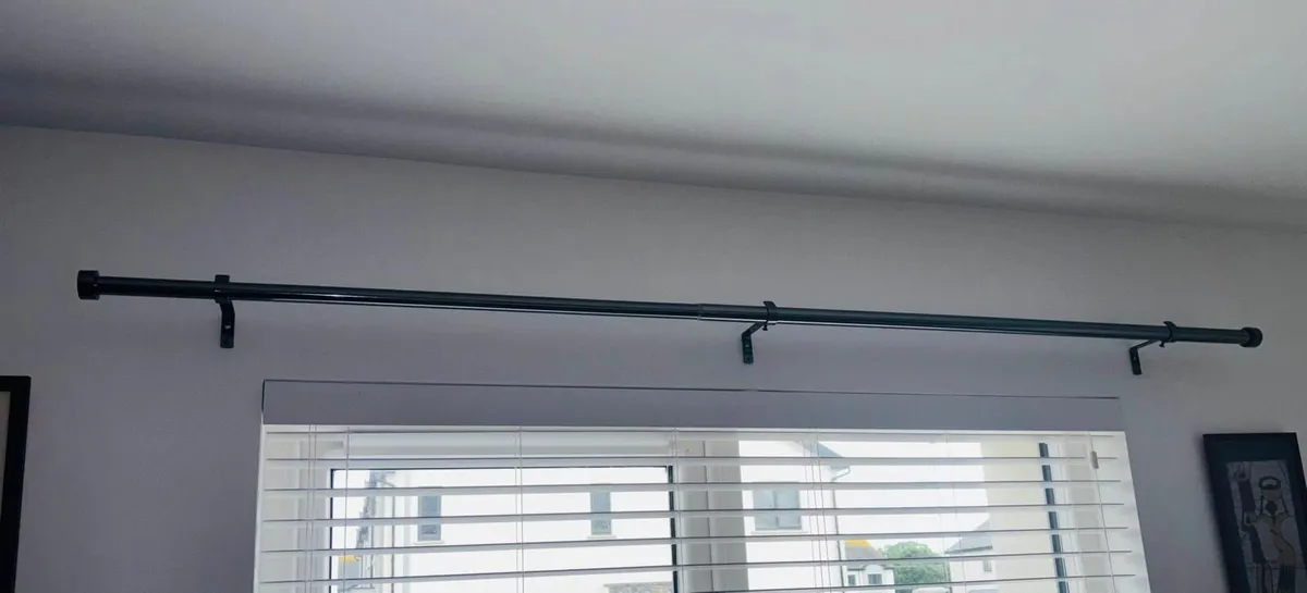 Amateur Handyman - Curtain Pole Installation - Image 1