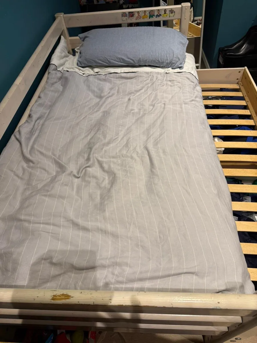 Flexa single bed with 2 drawers and pull out bed - Image 1